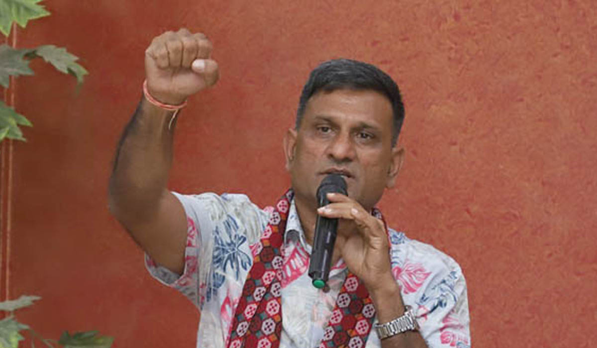 हामीसँग अलमलिने छुट छैन : रमेश खरेल